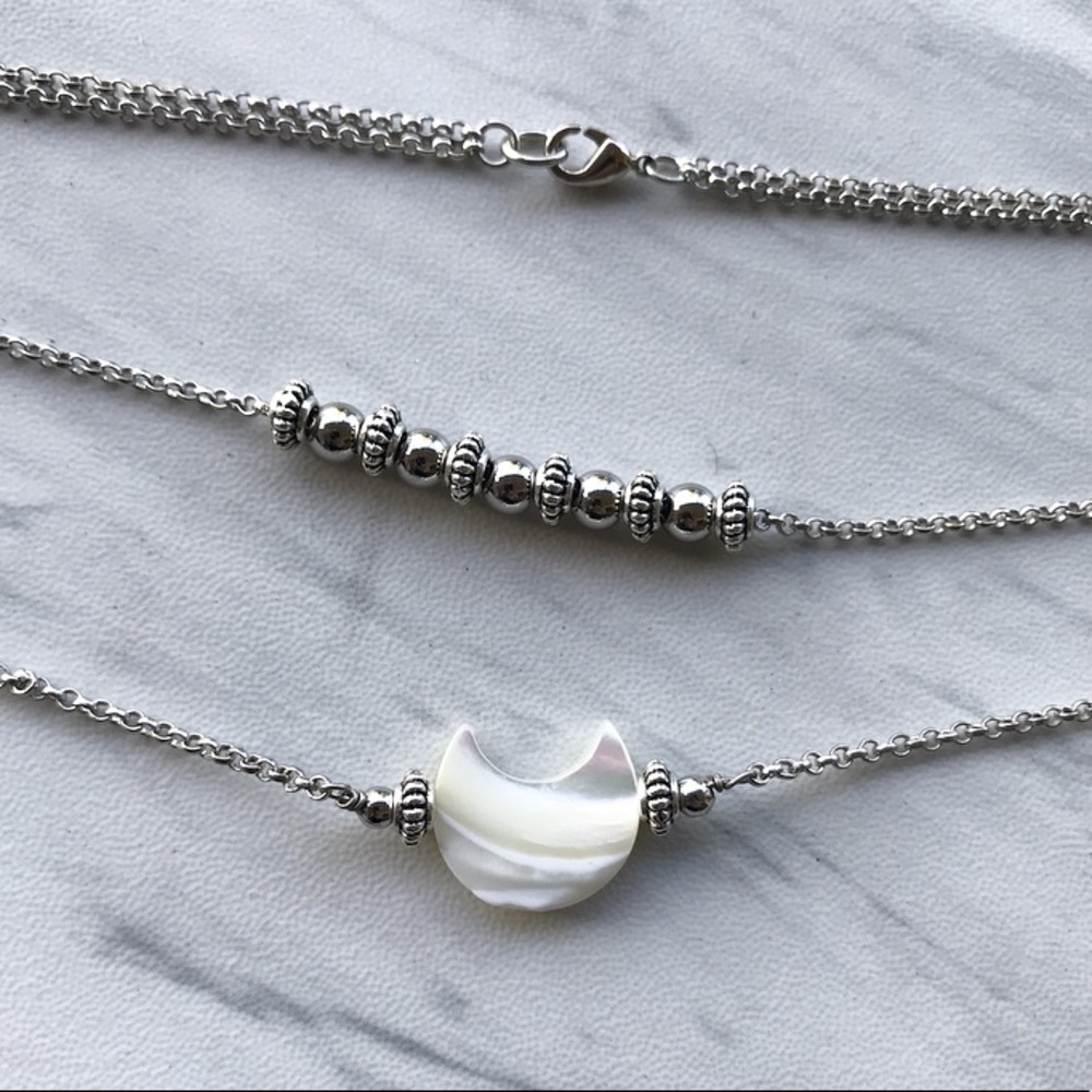 Double layer genuine mother of pearl moon necklace - Picture 2 of 9